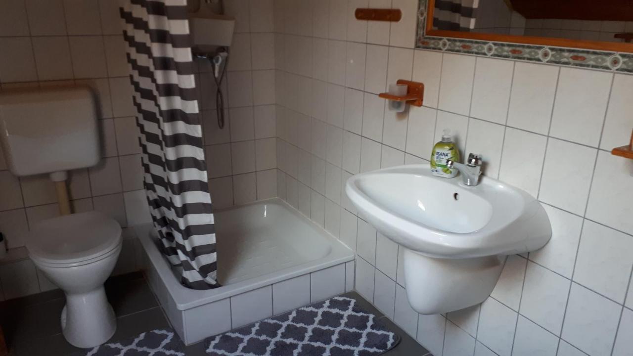 Feher Rozsa Apartman Черсегтомай Экстерьер фото